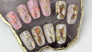 Shining nail art with nail foil and diamond powder
