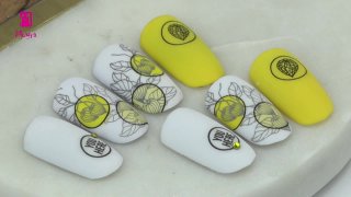 Floral nail art with pantone colours of 2021 - Preview