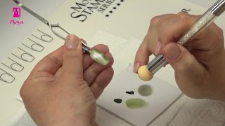 Spectacular, trendy snakeskin patterned nail art