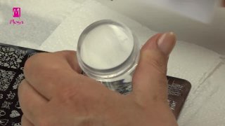 Romantic stamping manicure for wedding season