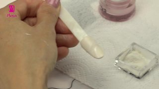 Spectacular nail art even for the wedding season
