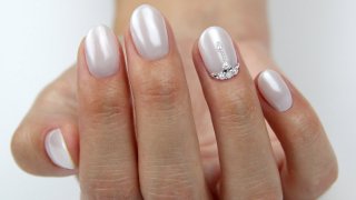 Fabulous salon nails for wedding season