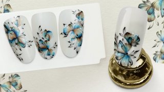Hand-painted, contoured aquarelle flower by Norka