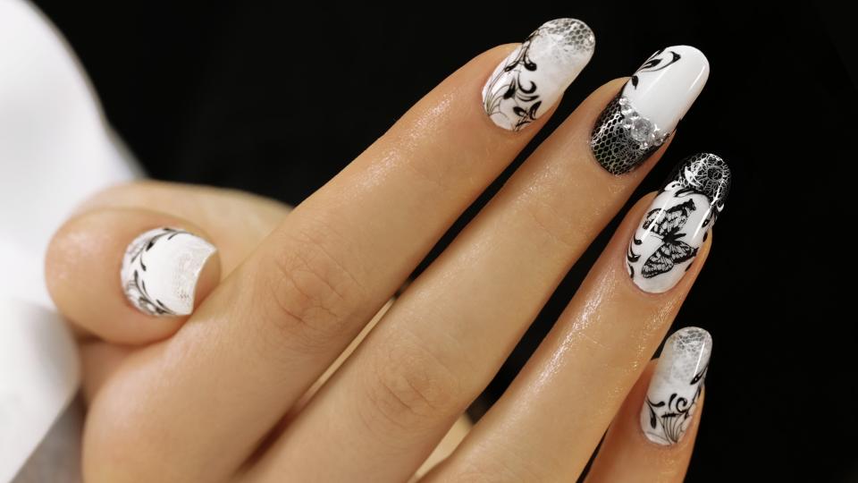 Black And White Nail Art - Online course - Nailstamping