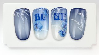 Fabulous flower nail art in blue shades