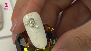 Extravagant jewelry-like nail art - Preview