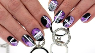 Gel polish nail art effected with marble motif