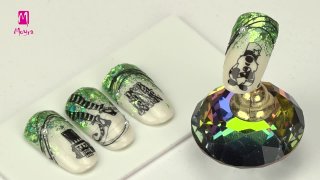 Festive nail art with high-gloss Holo glitter mix - Preview