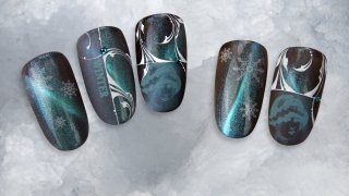 Winter manicure in blue shade on magnetic base