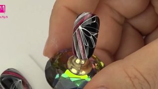 Extravagant nail art with magnetic gel polish - Preview
