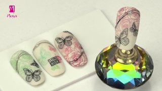 Butterfly nail art on a gradient background motif - Preview