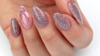 Sparkling nails with Moyra Reflective gel polish