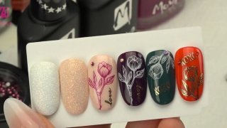 Tulip nail decoration - Layered stamping with nail art foil