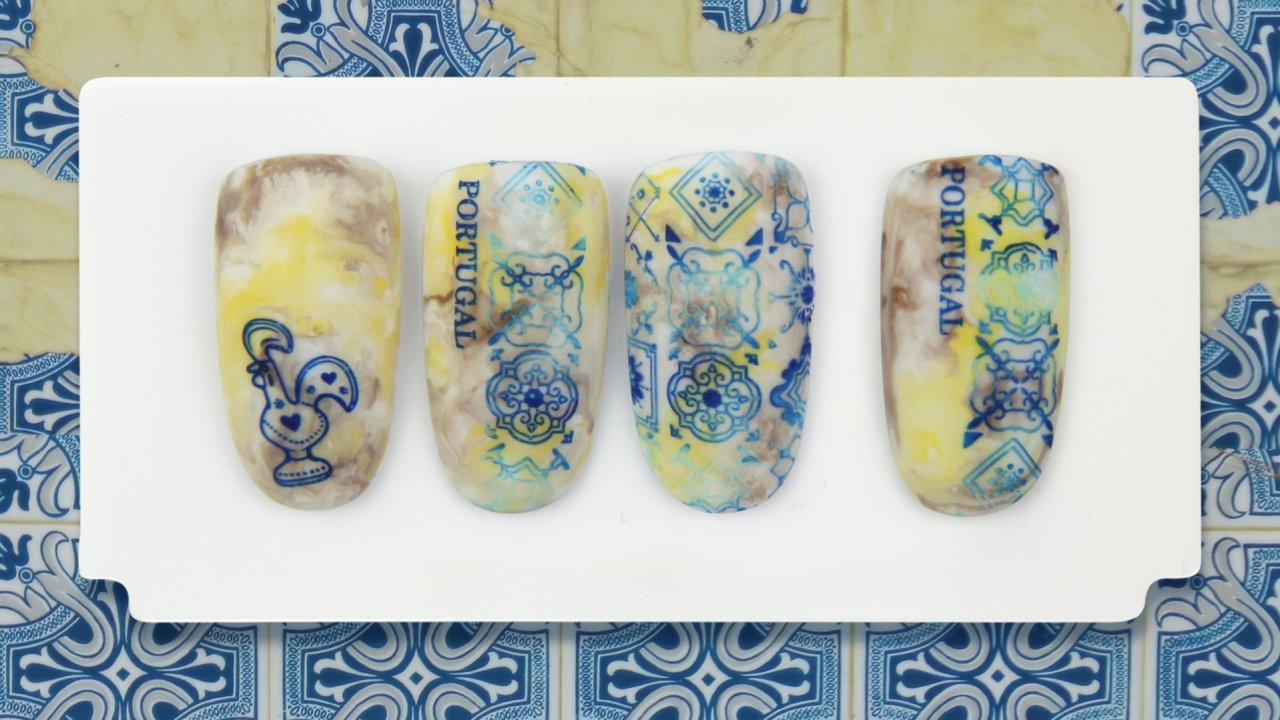 Marble nail art inspired by Portugal