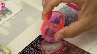 Marble nail art inspired by Portugal