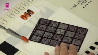 Stamping nail art with nail foil and glass-effect
