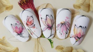 Spotty aquarelle flowers contoured with Spider gel