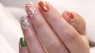 Mirror-Like Coloured Nail With Stamping