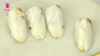 Marble, white nail art effected with nail art foil - Preview