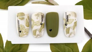 Gold - green trendy nail art for spring