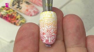 Nail art inspired by Mexico with gradient stamping