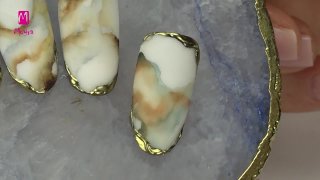 Marble aquarelle nail art in rustic golden frame - Preview