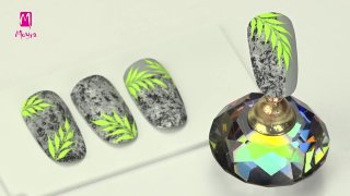 Hand-painted leaf motif on SuperShine gel base - Preview