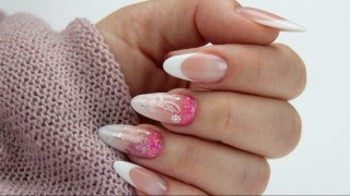 Wonderful almond-shaped nails with winter motives