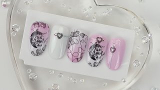 Romantic nail art for Valentine's Day