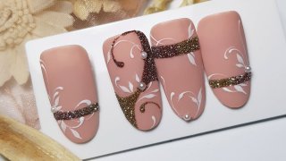 Glittering nail art for carnival season