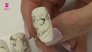 Romantic nail art in pale beige and gold shades - Preview