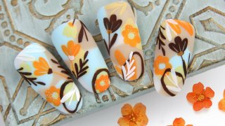 Floral stamping nail art in retro atmosphere