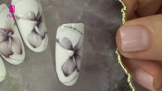 Aquarelle floral nail art with veiled petals - Preview