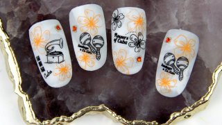 Stamping nail art in Cuban atmosphere