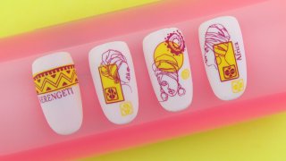 Showy stamping nail art in African atmosphere