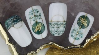 Stamping nail art with special motives, gold shine