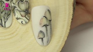 Hand-painted autumn nail art - Preview