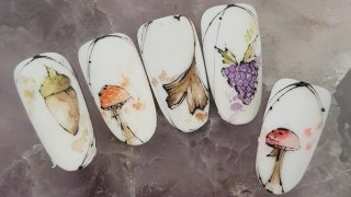 Aquarelle nail art inspired by nature