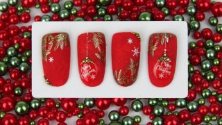 Wonderful Christmas nail art with layered stamping