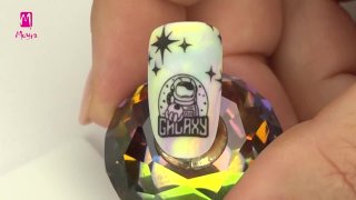 Cheerful nail art inspired by a space trip - Preview