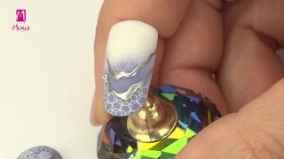 Cold shaded, gradient nail art in winter mood - Preview