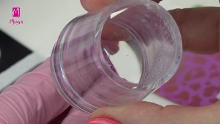 Manicure with geometric shapes and flowers