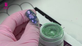 Fabulous autumn manicure idea with nail stamping